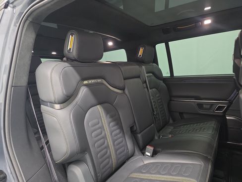 Used 2023 Rivian R1S Adventure AWD/4WD image 23