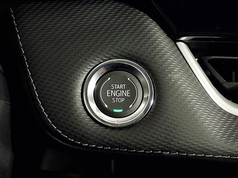 New 2026 Chevrolet Equinox LT w/ Convenience Package II image 17