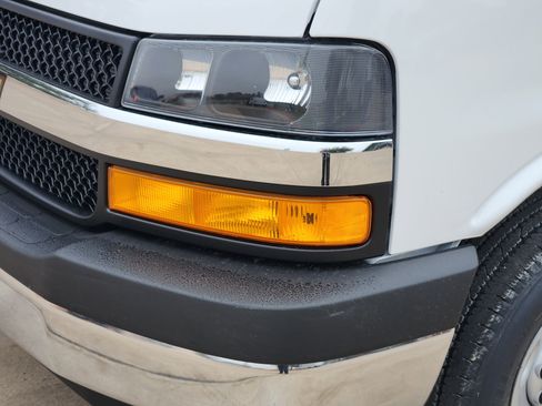 New 2025 Chevrolet Express 3500 LS w/ Chrome Appearance Package image 10