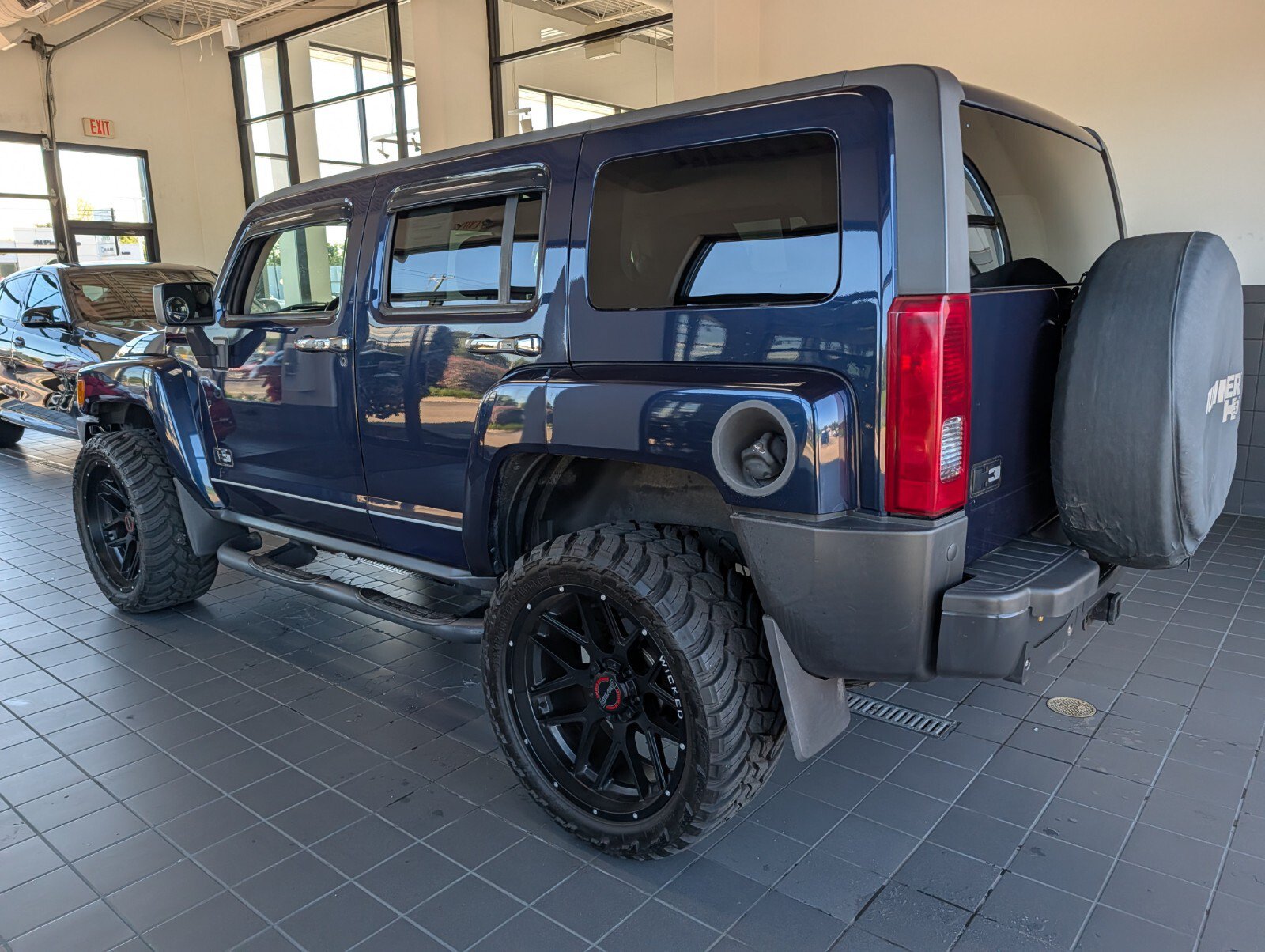 Used 2008 HUMMER H3 AWD/4WD image 5