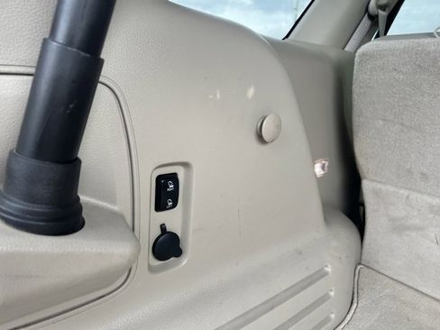 Used 2013 Lincoln MKX AWD image 14