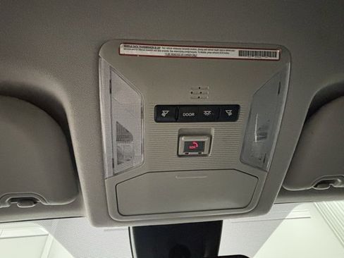 Used 2021 Toyota RAV4 LE image 27