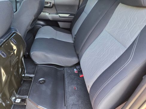 Used 2020 Toyota Tacoma TRD Sport RWD image 13