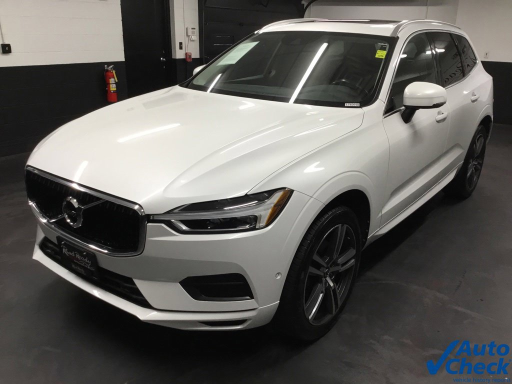 Used 2018 Volvo XC60 T5 Momentum w/ Vision Package AWD/4WD image 6