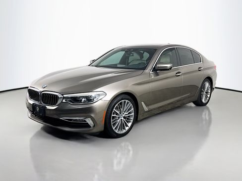Used 2018 BMW 540i w/ Luxury Seating Package RWD image 4