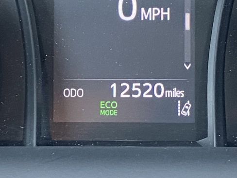 Used 2023 Toyota Camry SE image 12