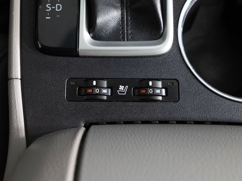 Used 2019 Toyota Highlander Limited Platinum AWD/4WD image 45