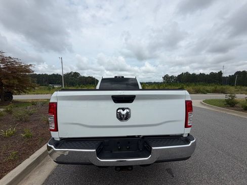 Used 2024 RAM 2500 Tradesman w/ Chrome Appearance Group RWD image 18