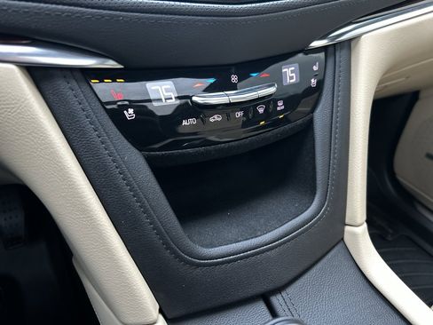 Used 2019 Cadillac XT5 Premium Luxury image 22