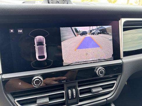 Certified 2022 Porsche Macan image 55