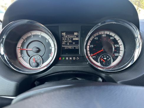 Used 2016 Dodge Grand Caravan R/T FWD image 28