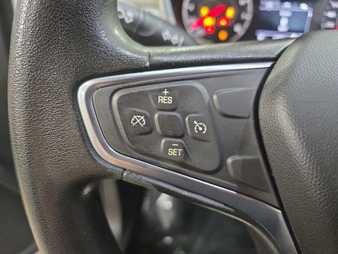 Used 2018 Chevrolet Equinox LS image 17