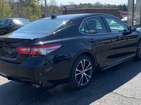 Used 2019 Toyota Camry SE w/ Convenience Package image 8