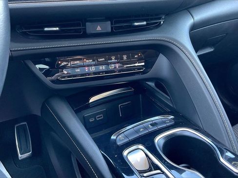 Used 2022 Buick Envision Preferred image 24