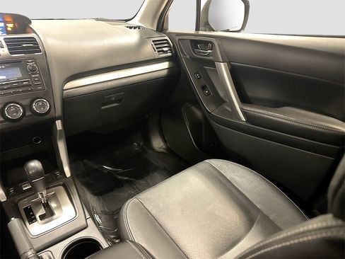 Used 2015 Subaru Forester 2.5i Limited image 27