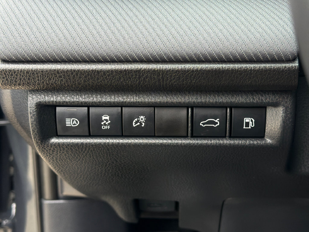 Used 2025 Toyota Camry SE w/ Convenience Package FWD image 22