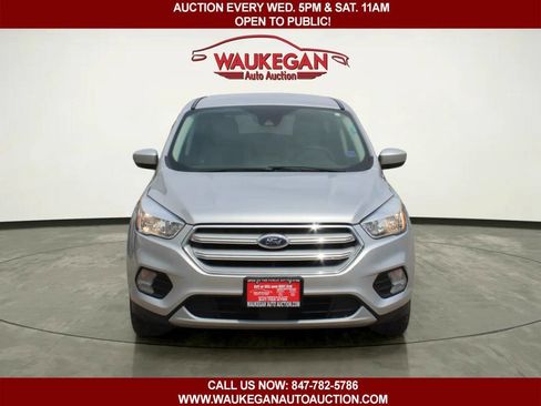Used 2019 Ford Escape SE w/ Ford Safe & Smart Package AWD/4WD image 2