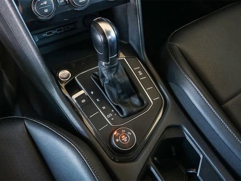 Used 2019 Volkswagen Tiguan SE w/ Panoramic Sunroof Package image 20
