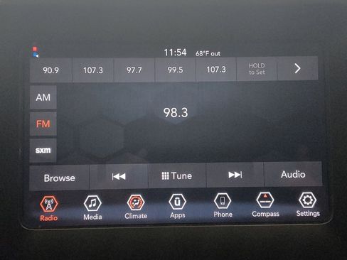 Used 2019 Jeep Cherokee Latitude Plus FWD image 25