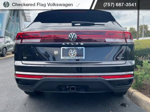 Used 2024 Volkswagen Atlas Cross Sport SE AWD/4WD image 10