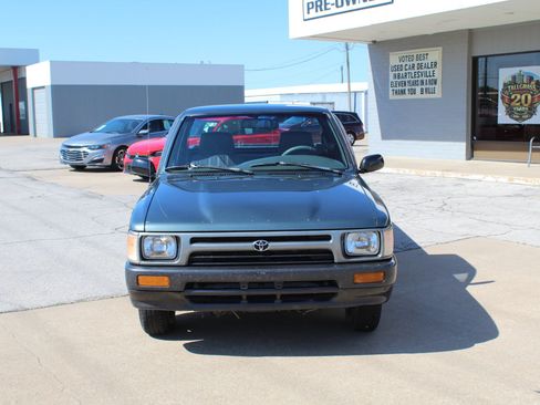 Used 1992 Toyota Pickup Deluxe RWD image 12