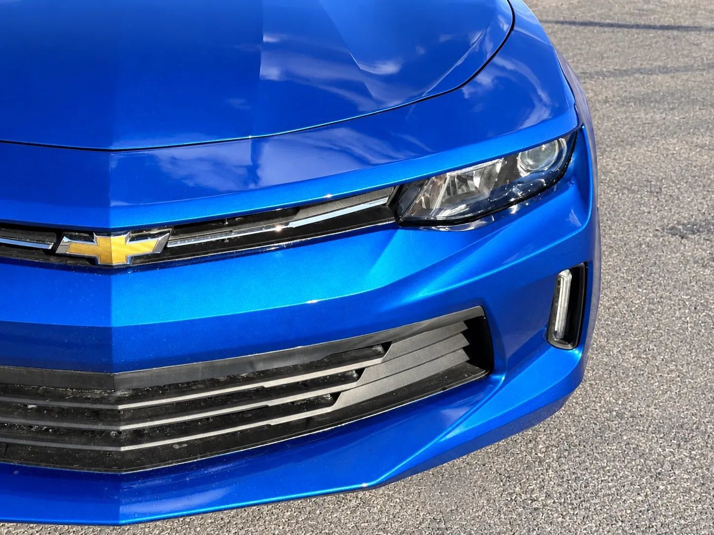 Used 2018 Chevrolet Camaro LT RWD image 11