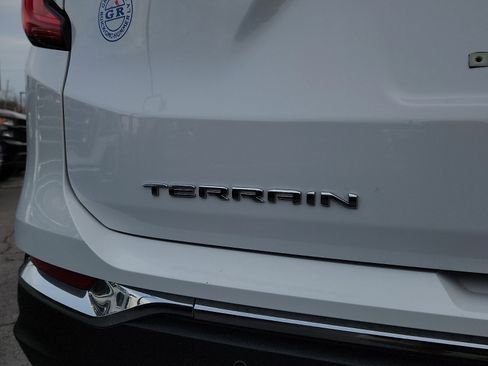 Used 2024 GMC Terrain SLT w/ Infotainment Package II image 37