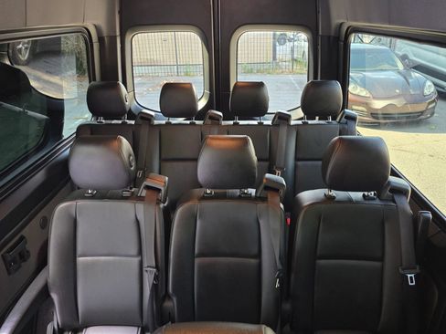 Used 2019 Mercedes-Benz Sprinter 2500 image 25