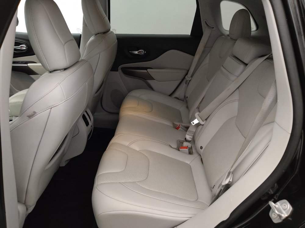 Used 2019 Jeep Cherokee Limited AWD/4WD image 18
