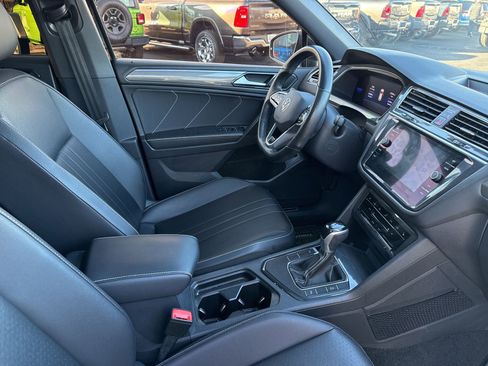 Used 2022 Volkswagen Tiguan SE R-Line image 28