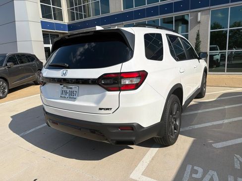 Used 2026 Honda Pilot Sport image 3