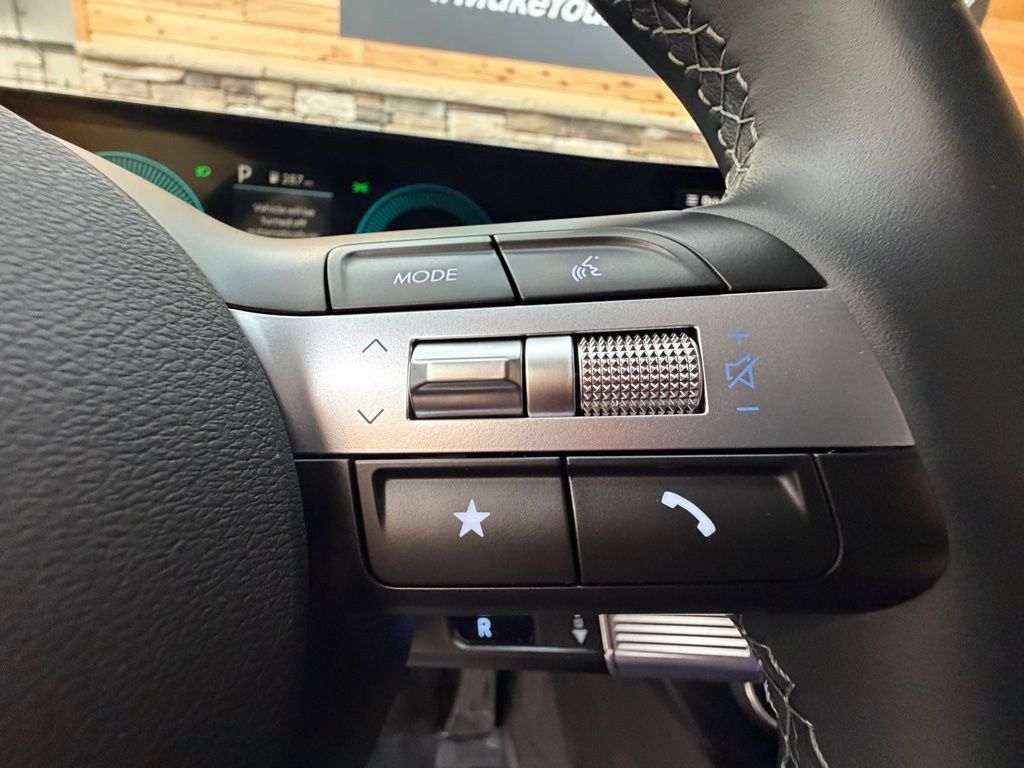 Used 2025 Hyundai Sonata SEL FWD image 22