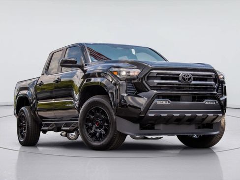 Used 2024 Toyota Tacoma SR5 RWD image 3
