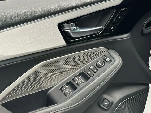 Used 2023 Acura MDX SH-AWD image 18