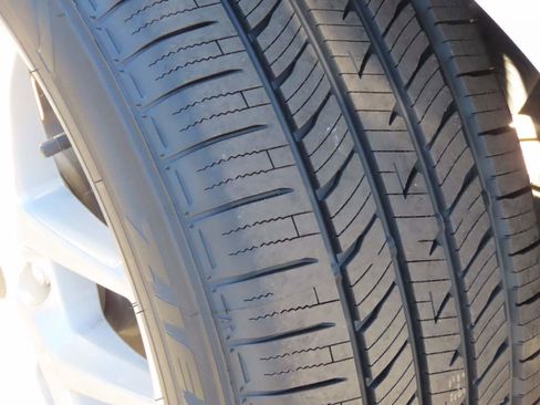 Used 2024 Ford Edge SEL image 8