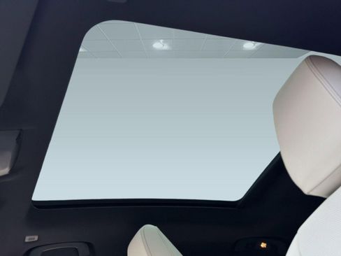 New 2026 BMW X2 xDrive28i w/ Technology Package image 16