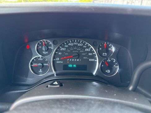 Used 2021 Chevrolet Express 3500 w/ Driver Convenience Package RWD image 32