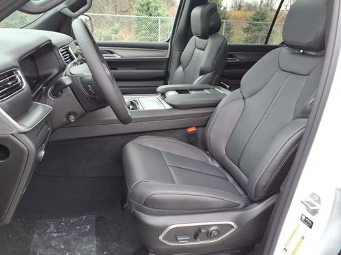 New 2026 Jeep Grand Wagoneer Limited AWD/4WD image 7