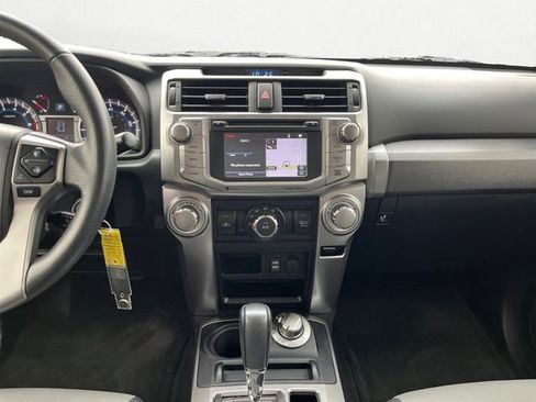 Used 2018 Toyota 4Runner SR5 Premium image 12