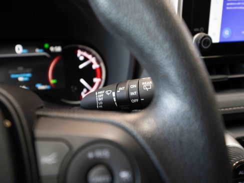 Used 2025 Toyota RAV4 XLE AWD/4WD image 14