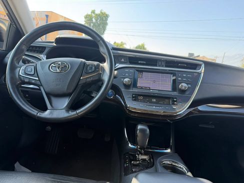 Used 2013 Toyota Avalon Limited w/ Technology Pkg FWD image 20