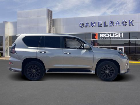 Used 2023 Lexus GX 460 Premium w/ Accessory Package AWD/4WD image 6
