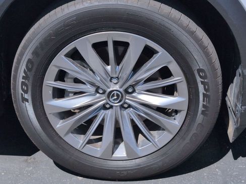 Used 2024 MAZDA CX-90 Plug-In Hybrid w/ Preferred AWD/4WD image 4