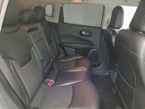 Used 2019 Jeep Compass Latitude FWD image 19