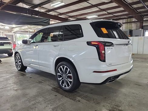 Used 2022 Cadillac XT6 Sport image 3