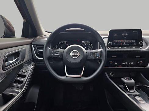 Used 2023 Nissan Rogue SV image 16