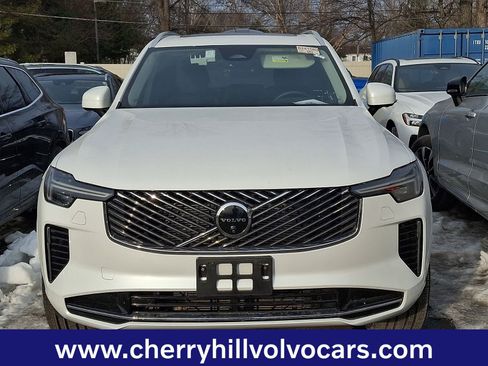 Certified 2025 Volvo XC90 B5 Plus image 2