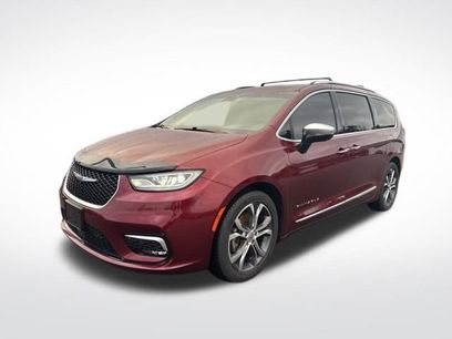 Used 2023 Chrysler Pacifica Pinnacle