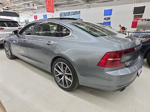 Used 2018 Volvo S90 T5 Momentum image 4