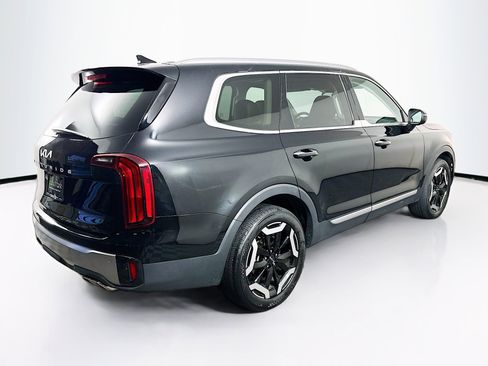 Used 2025 Kia Telluride S FWD image 9